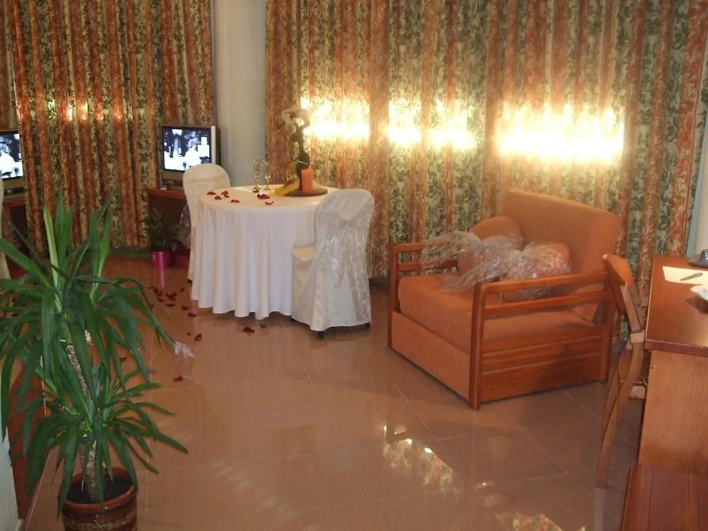 Hotel Fonda Neus Sant Sadurní dʼAnoia