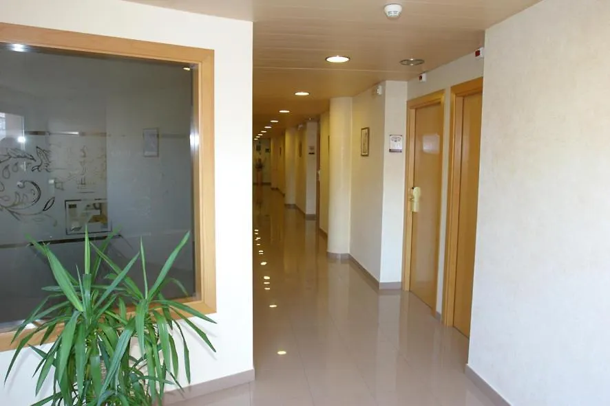 Hotel Fonda Neus Sant Sadurní dʼAnoia 0*,